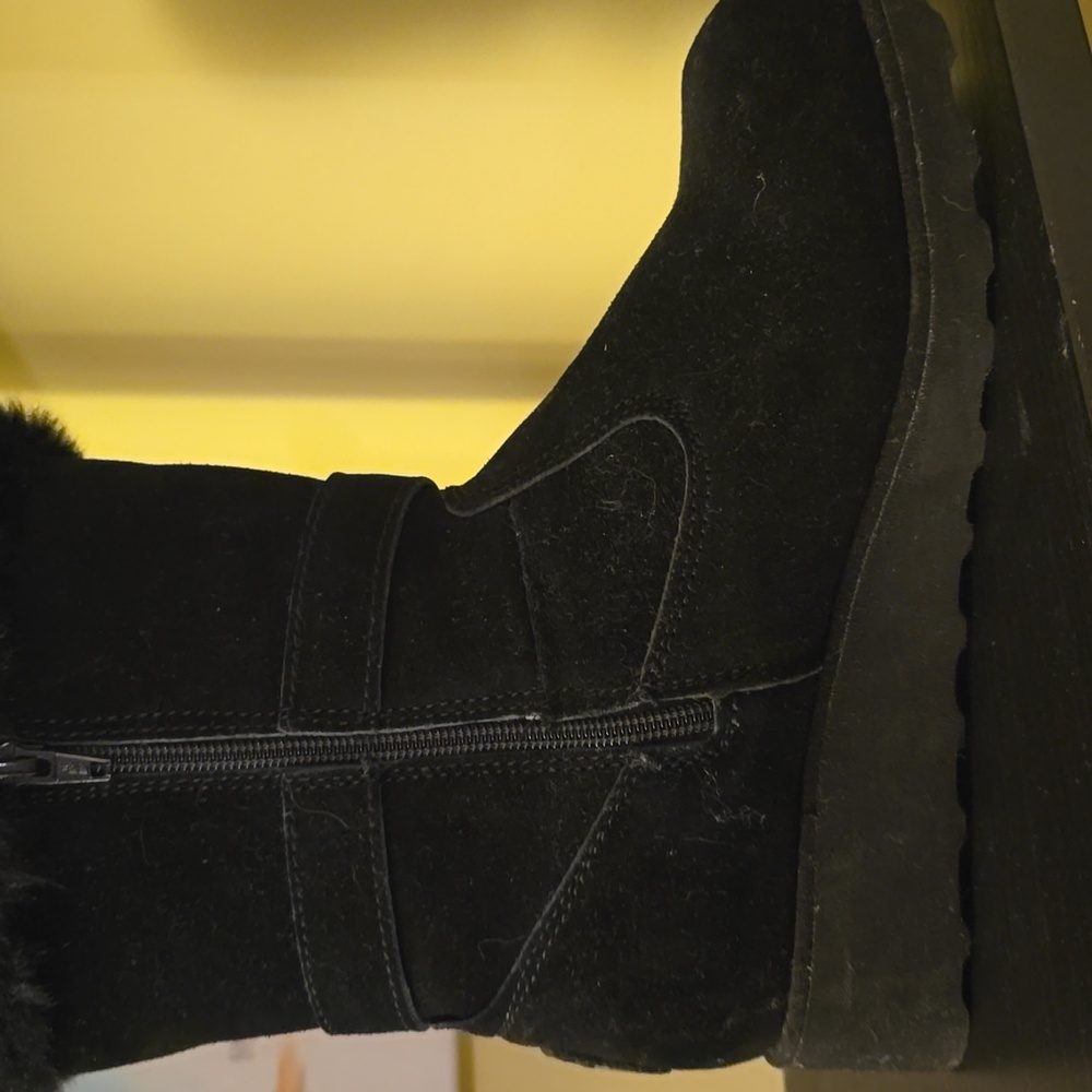 Black Women's Fur-Lined Boots Bearpaw Sz 8